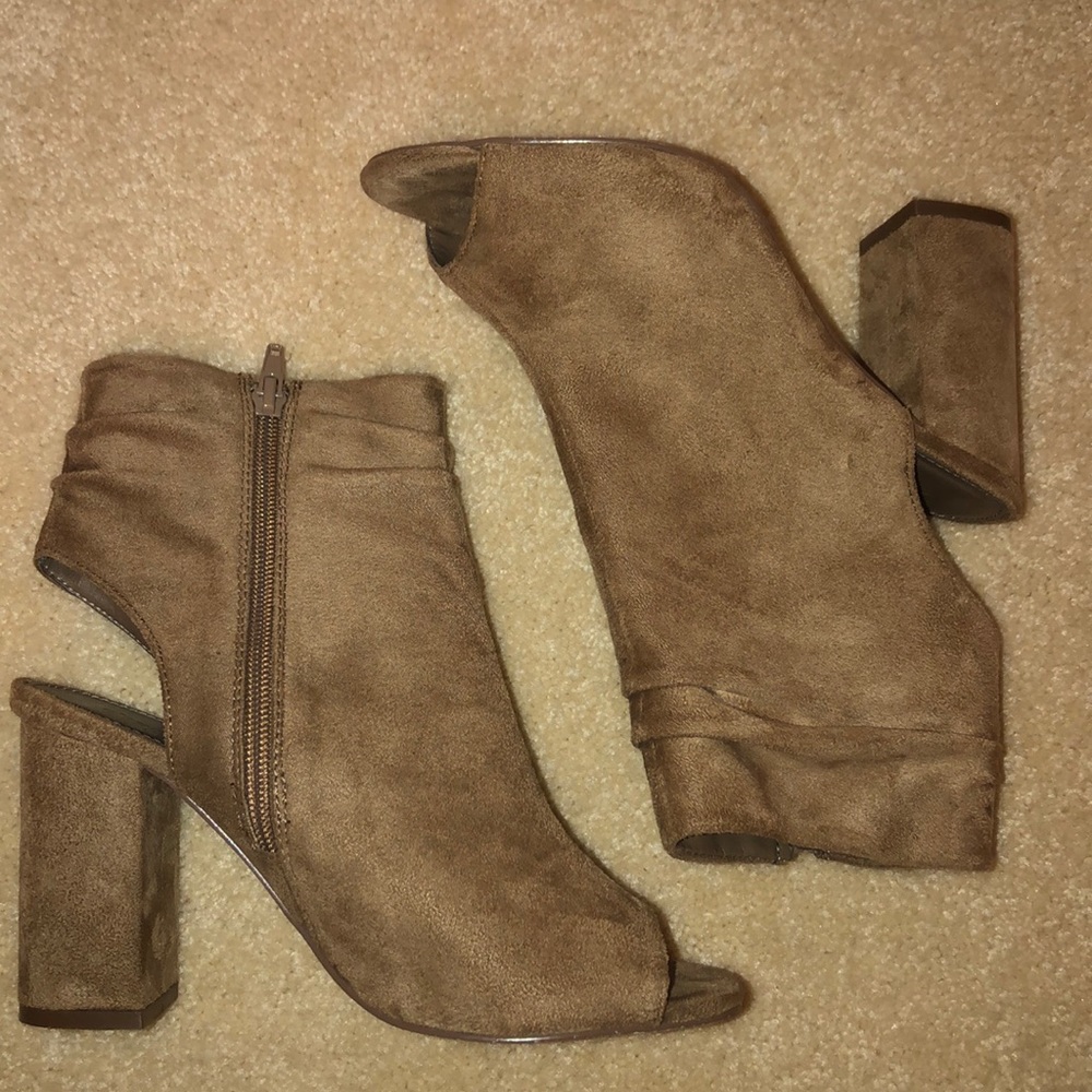 Charlotte Russe: Tan Suede Heels